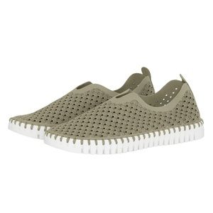 ILSE JACOBSEN HORNBÆK Women's Tulip 139 Flat In Army